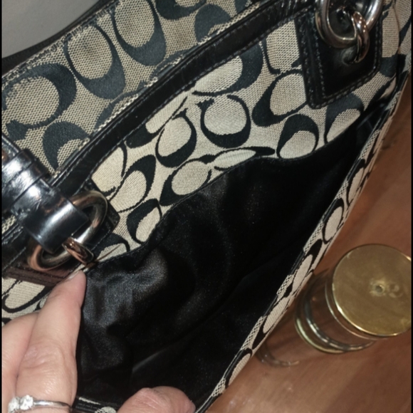 🛑🛑SOLD🛑🛑Coach Black and Gray Gallery Signature Tote - Picture 7 of 12
